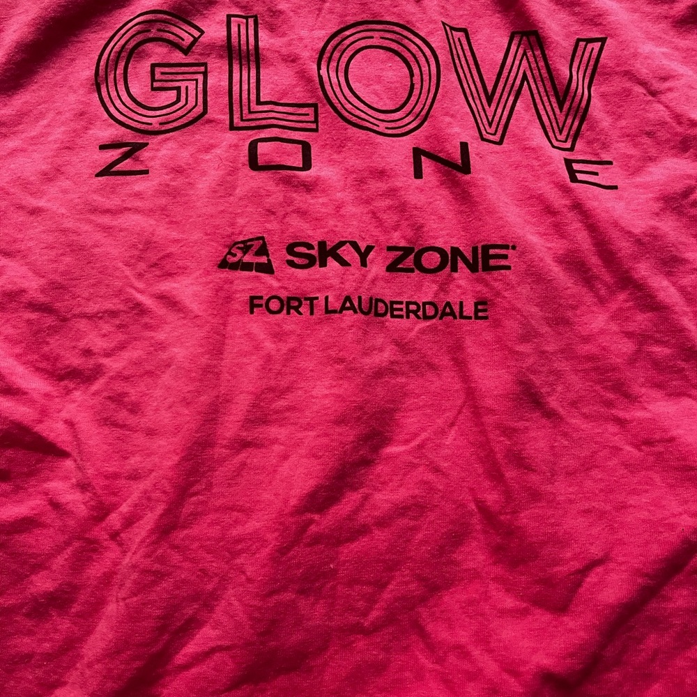 Gildan Pink Graphic T-Shirt